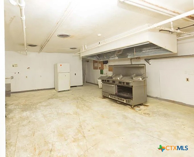 111 S 33rd Street Property Photo 23