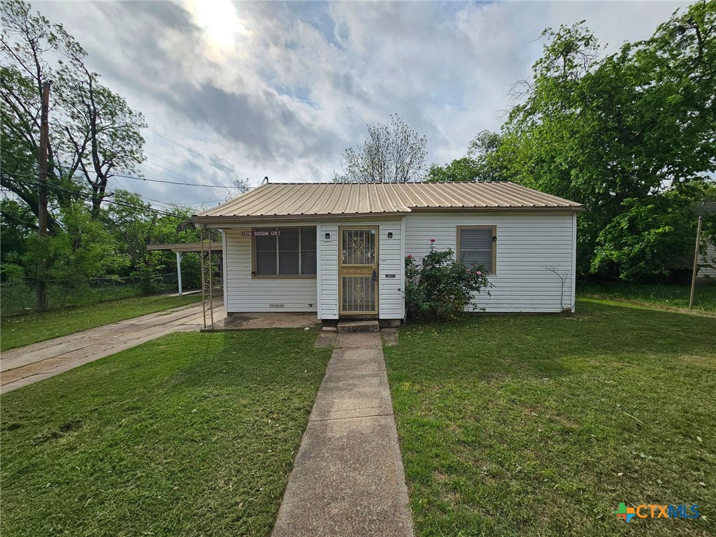 1206 Sissom Court Property Photo 1