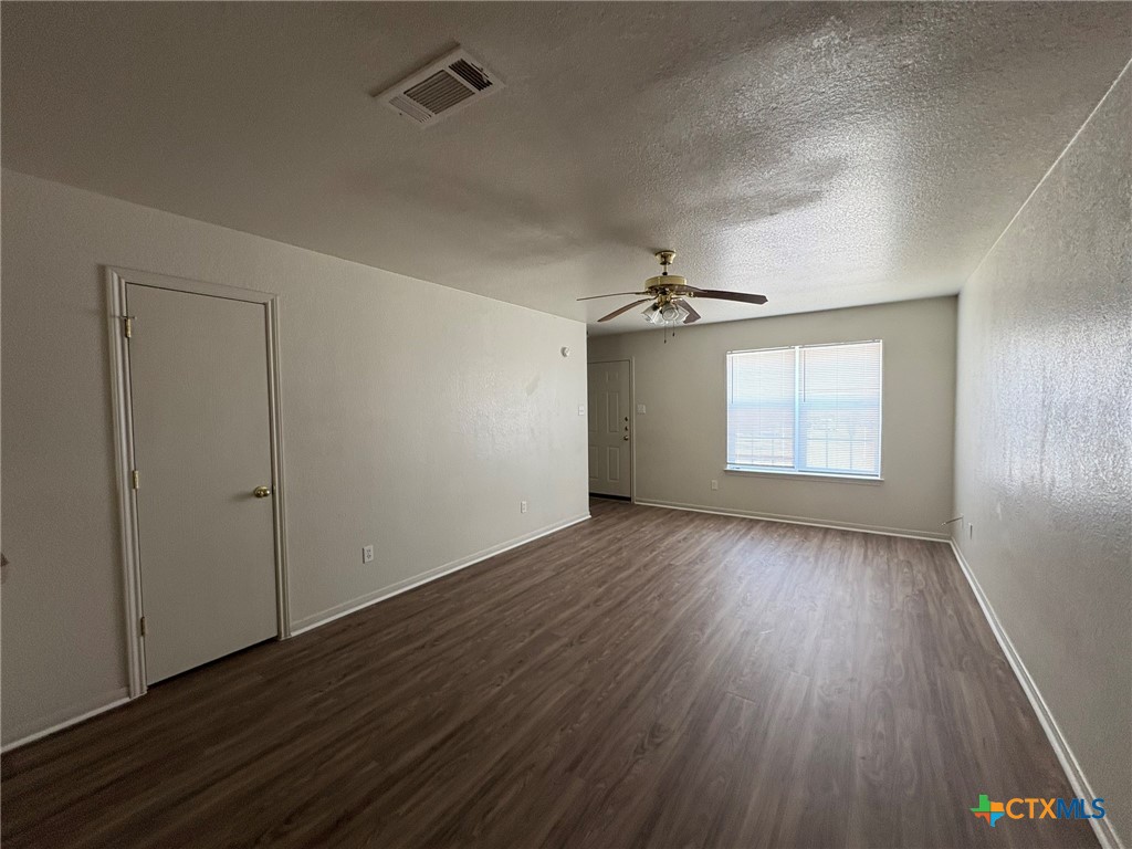 4210 Primrose Drive C Property Photo 4