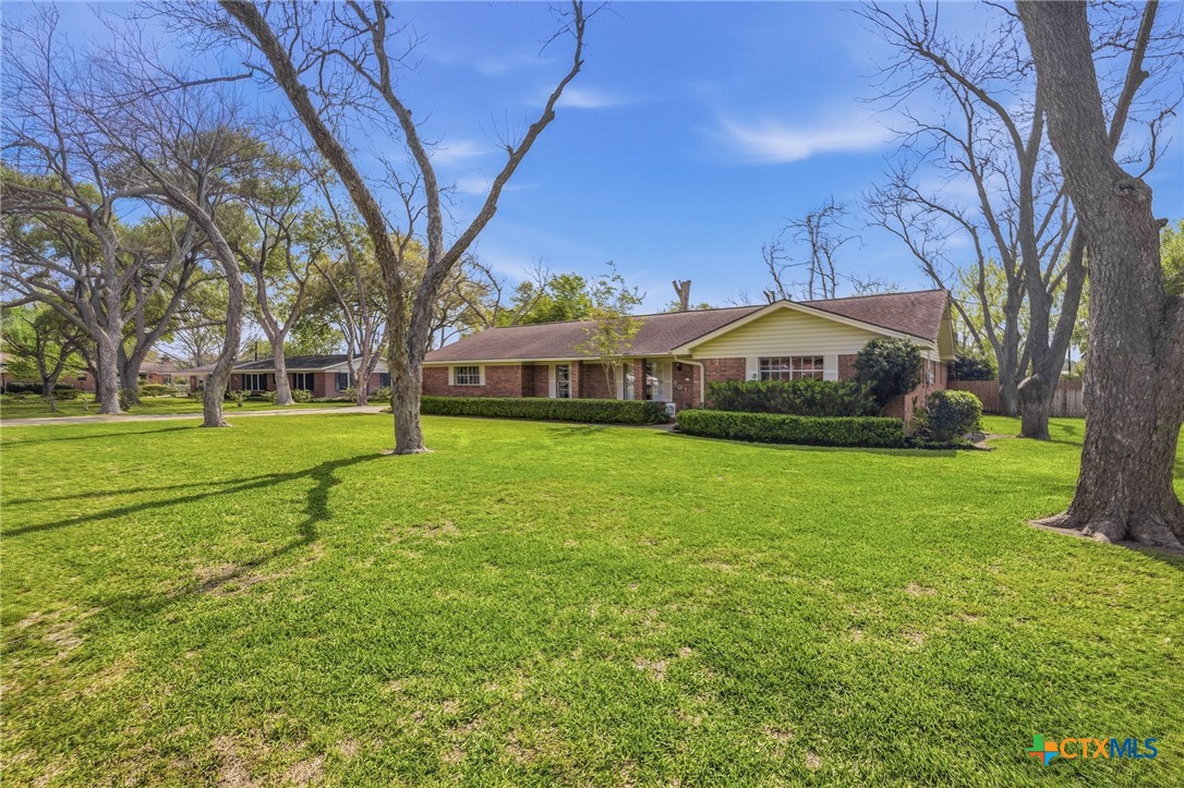 501 Dundee Street Property Photo 1