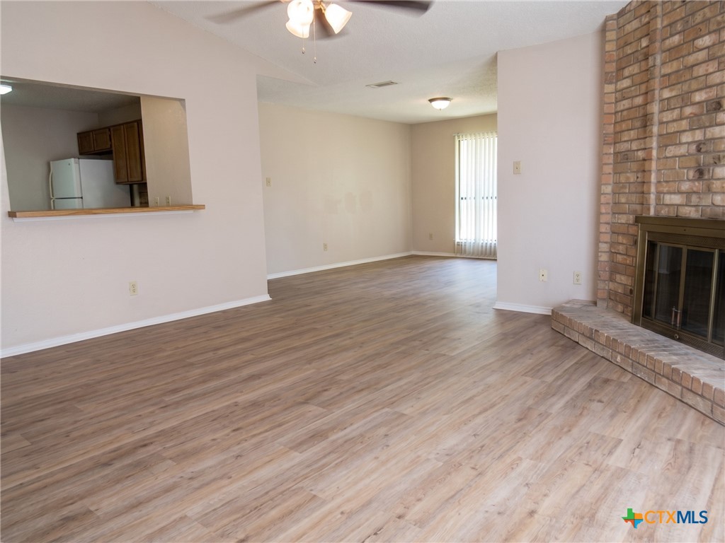 1706 Wickfield Way Property Photo 2