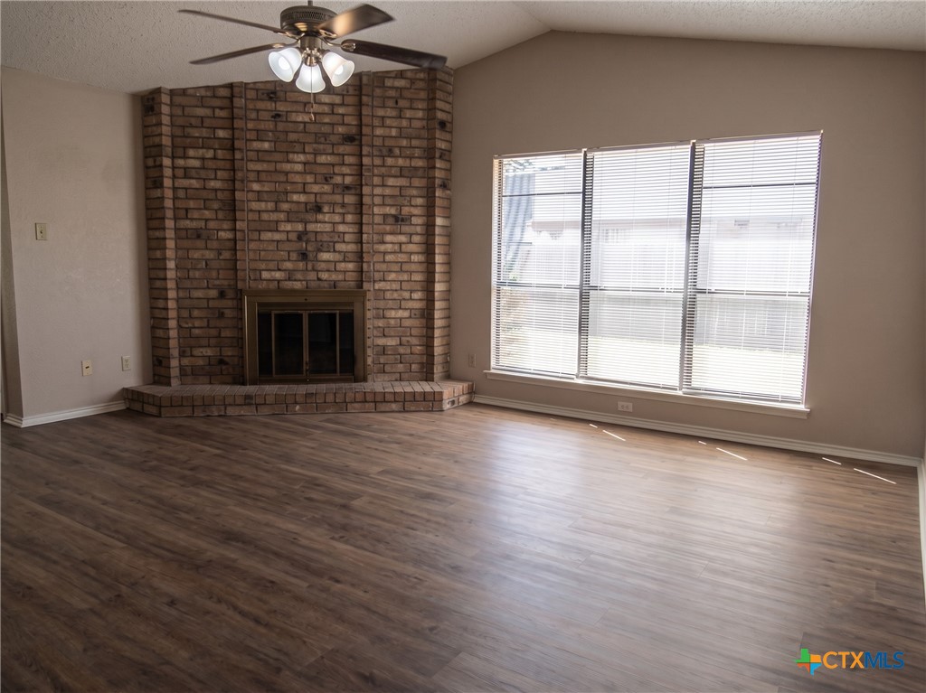 1706 Wickfield Way Property Photo 3