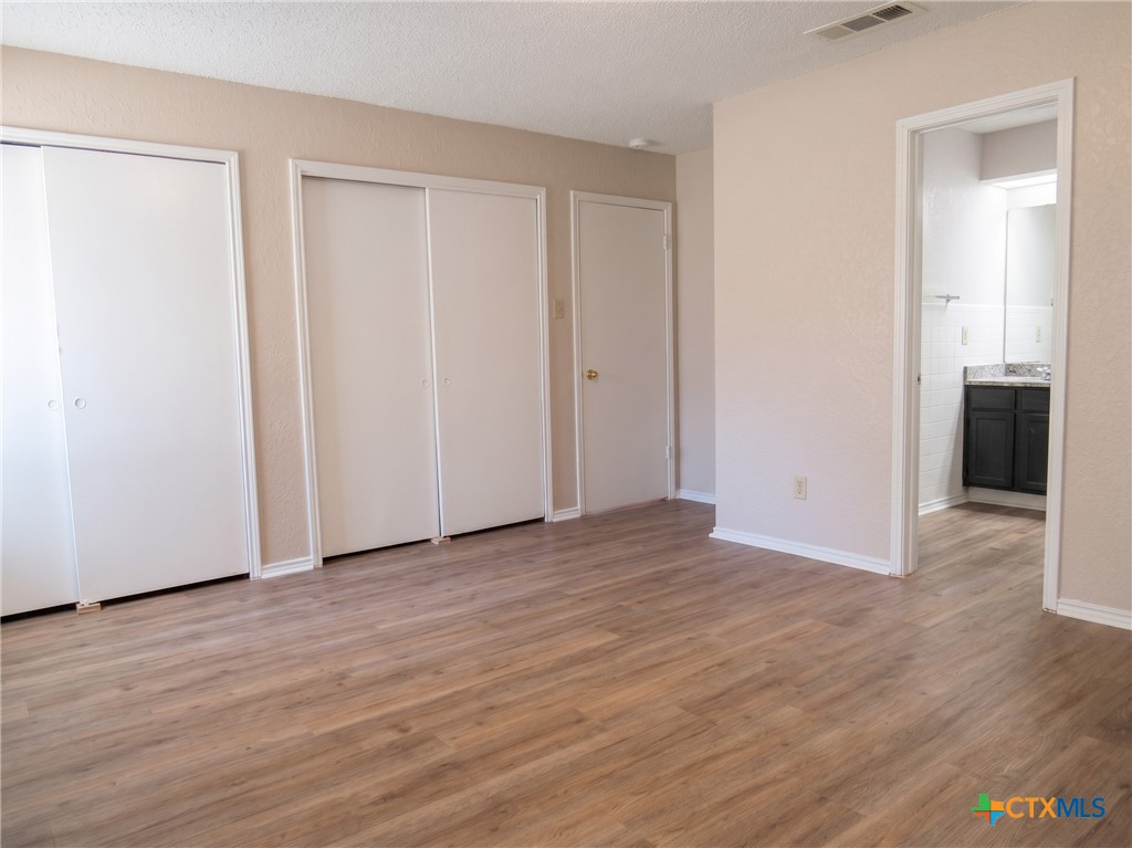 1706 Wickfield Way Property Photo 6