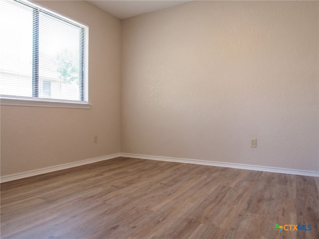 1706 Wickfield Way Property Photo 7