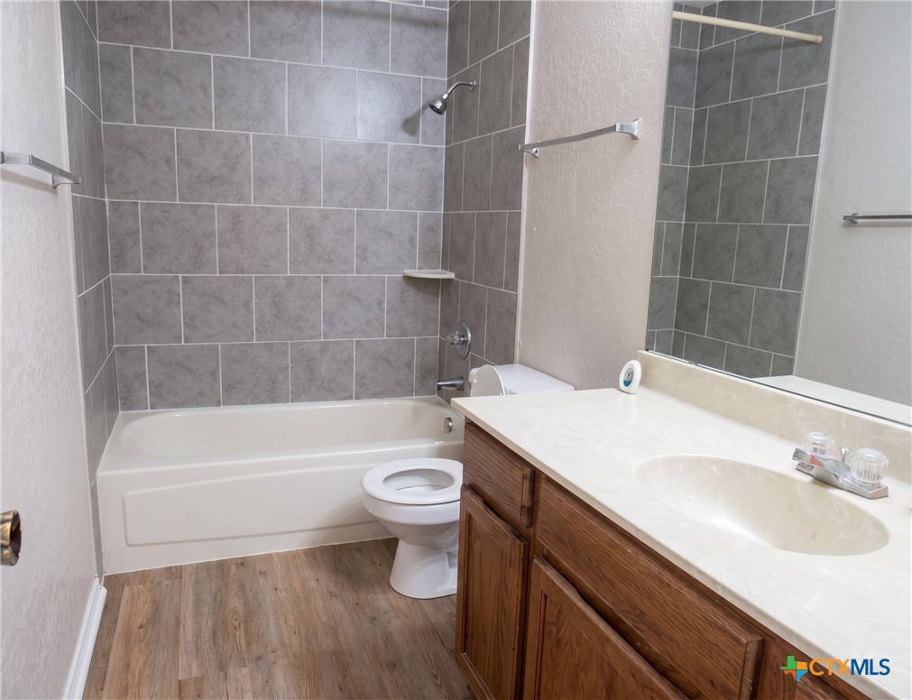 1706 Wickfield Way Property Photo 11