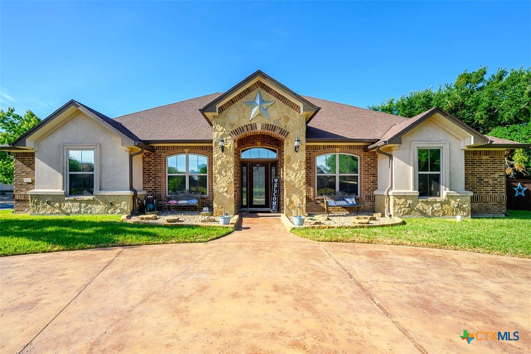 8022 Bella Charca Parkway Property Photo 1