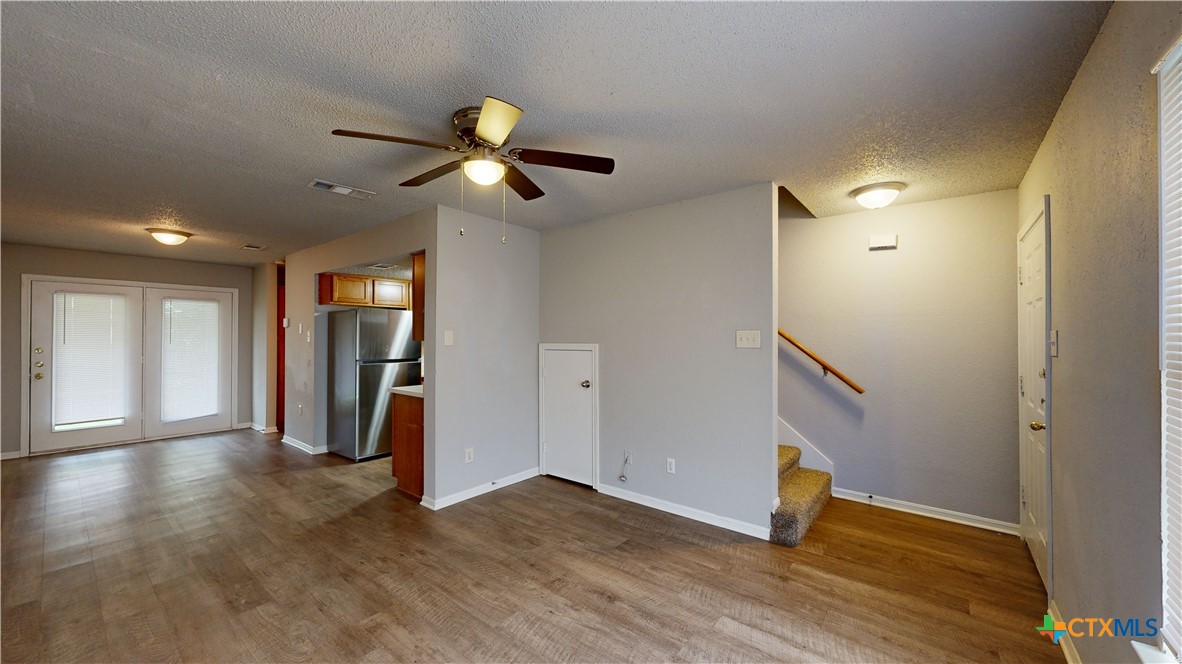 1300 Monroe Loop Property Photo 3