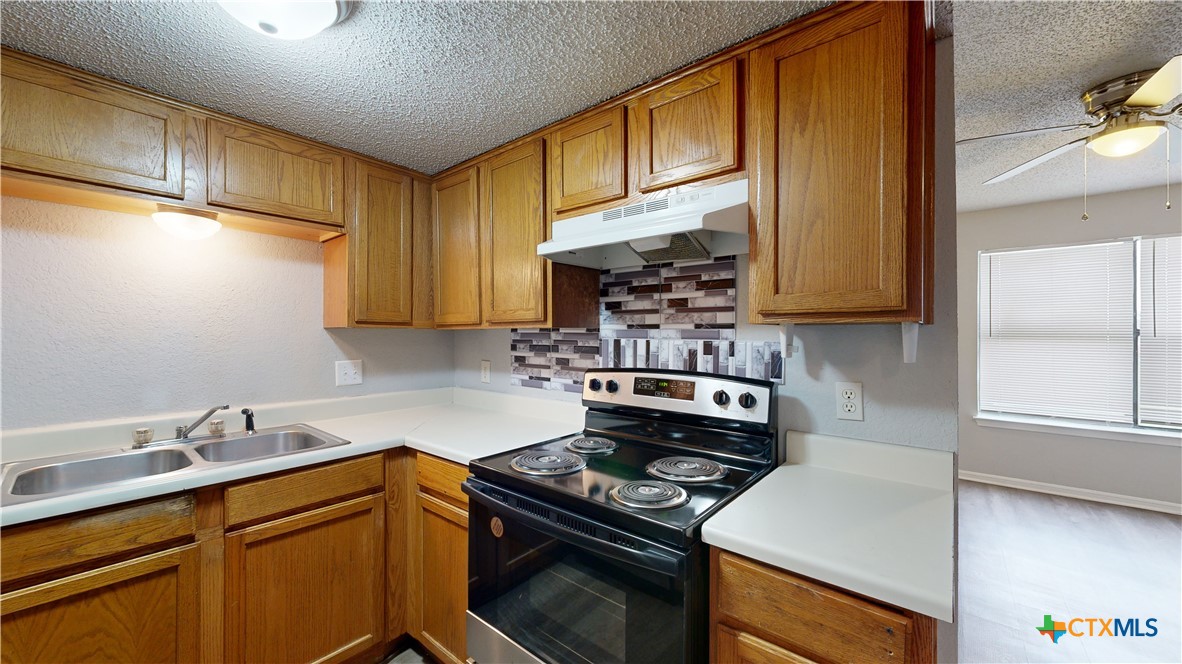 1300 Monroe Loop Property Photo 4