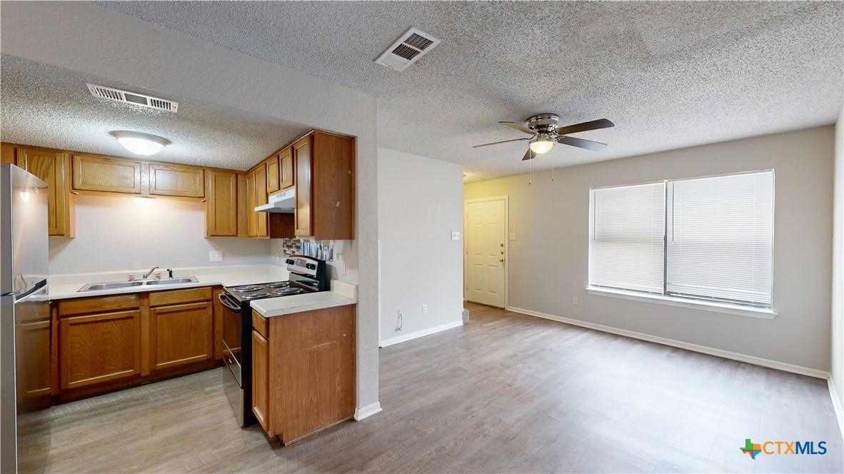 1300 Monroe Loop Property Photo 7