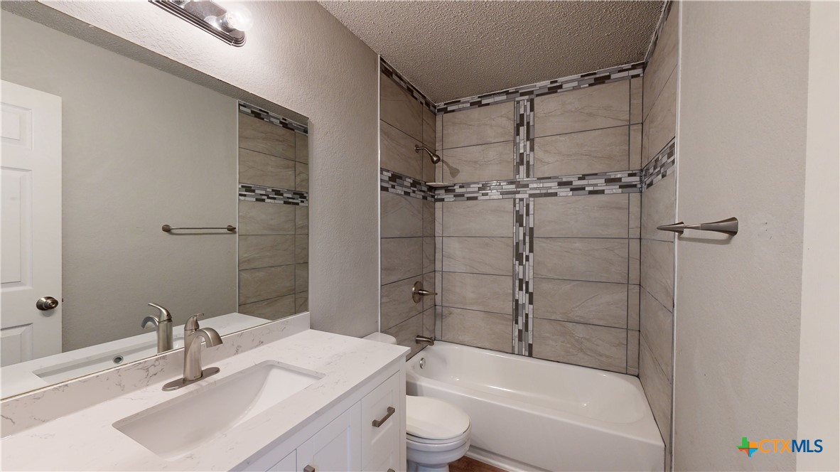 1300 Monroe Loop Property Photo 10