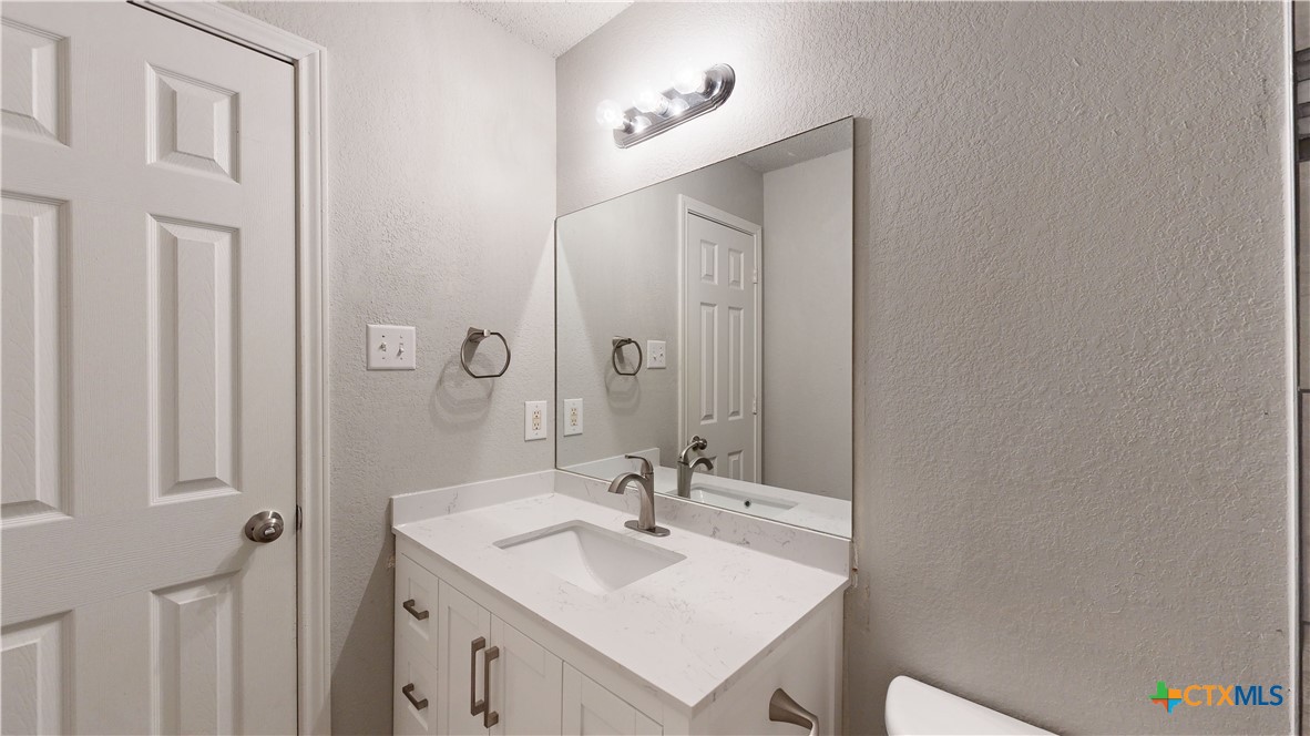 1300 Monroe Loop Property Photo 11
