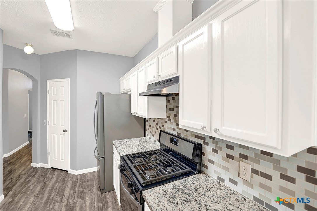 140 Riley Cove Property Photo 12