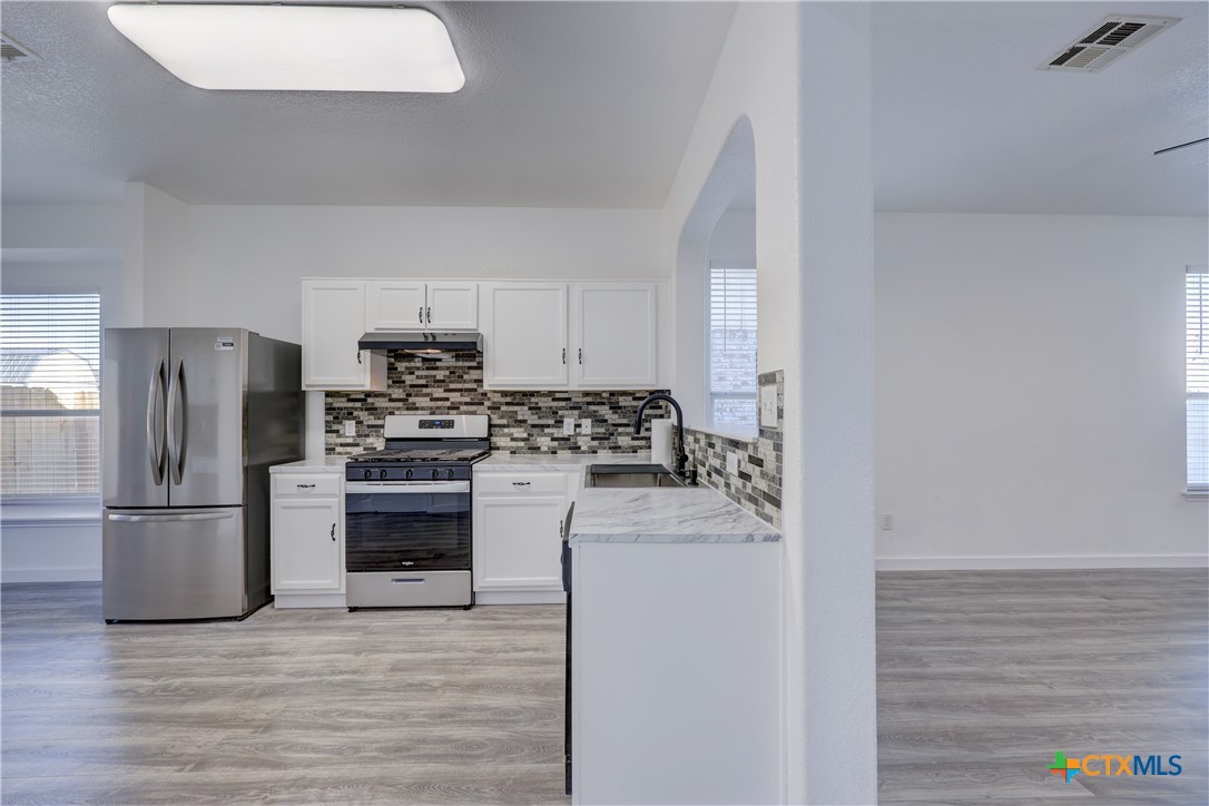 15218 Parrish Lane Property Photo 9