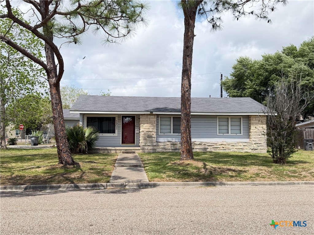 1902 Navidad Street Property Photo 1