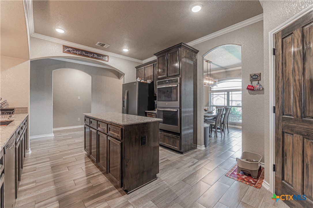 5005 Fresco Drive Property Photo 13