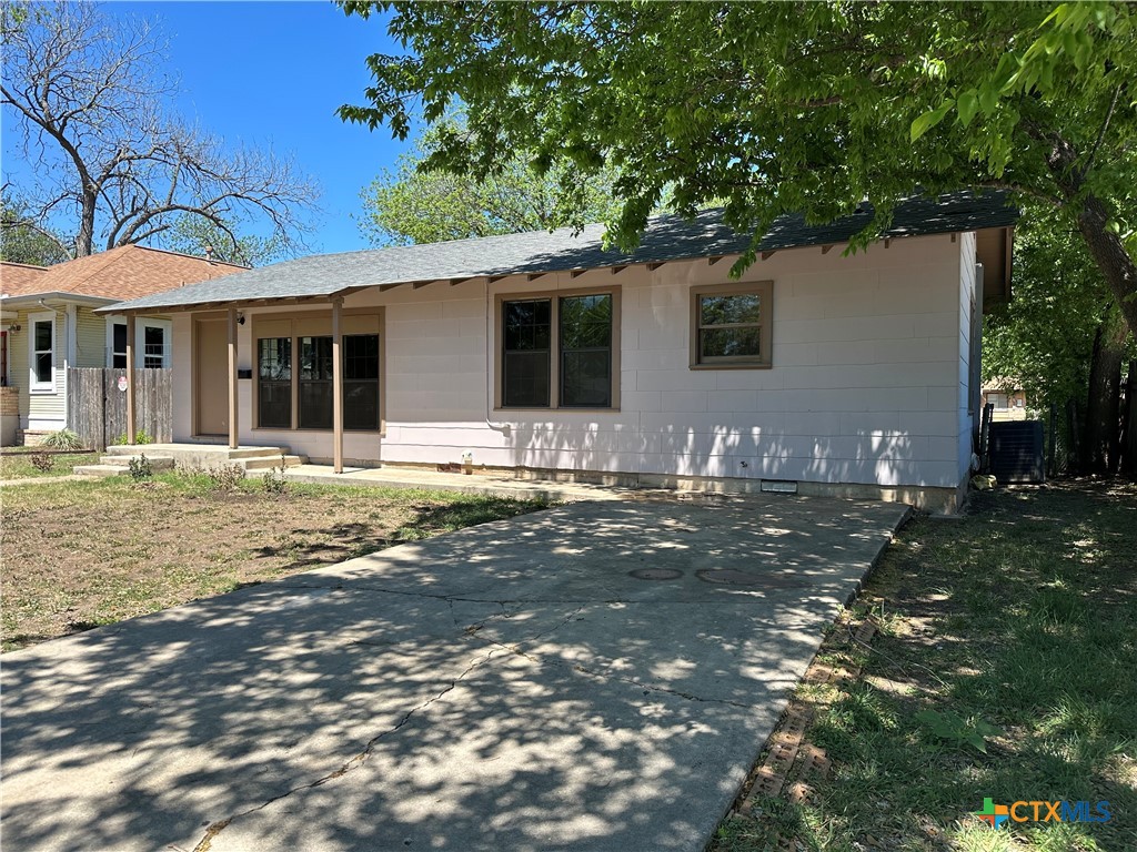 726 E Humphreys Street Property Photo 2
