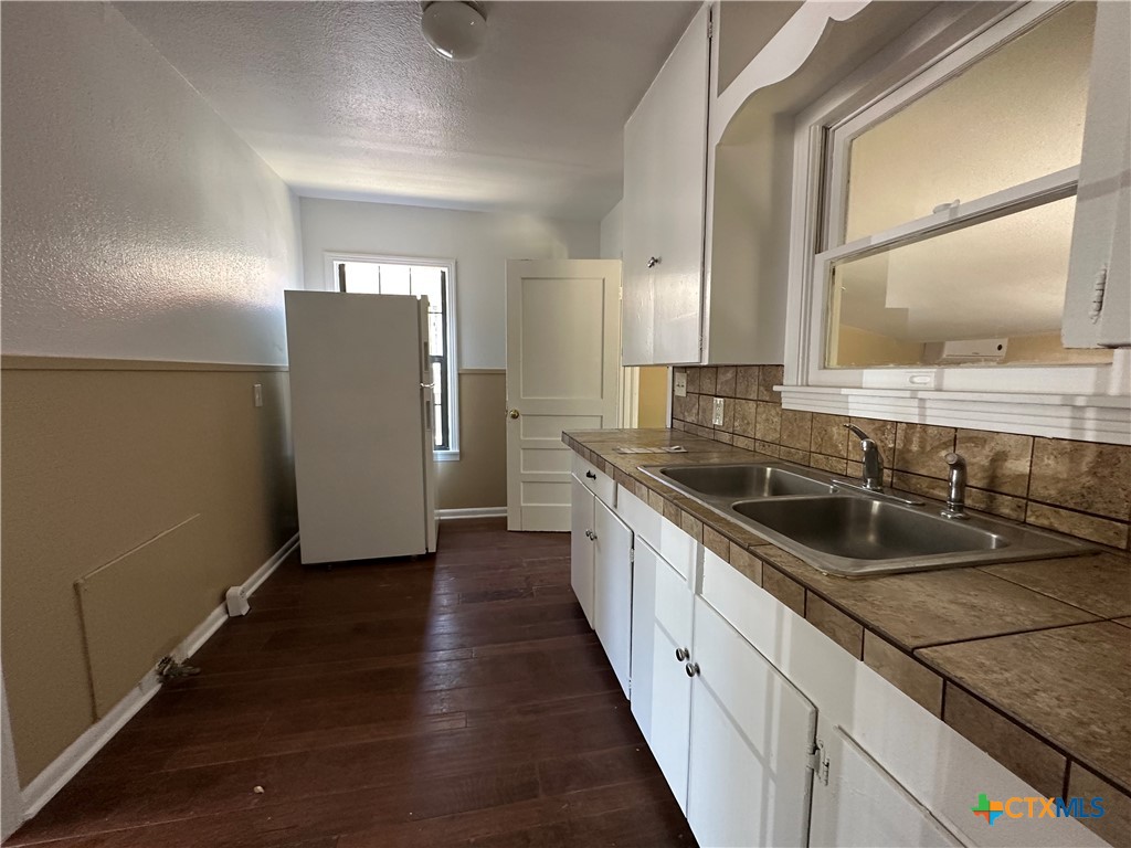 726 E Humphreys Street Property Photo 6