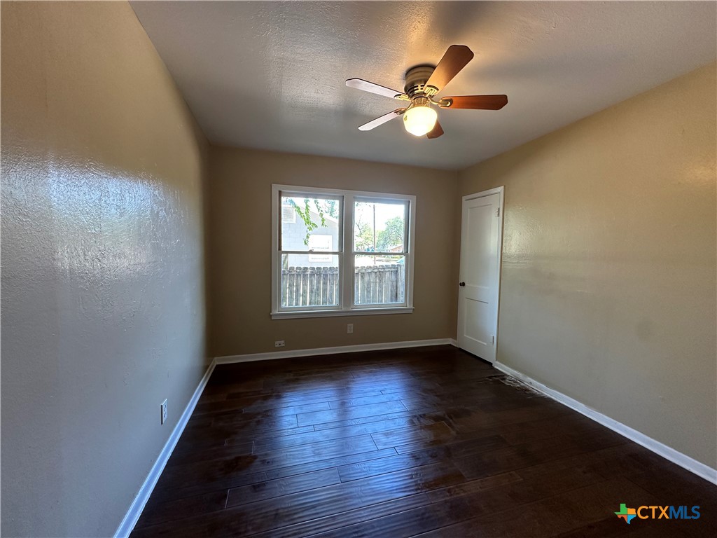 726 E Humphreys Street Property Photo 7
