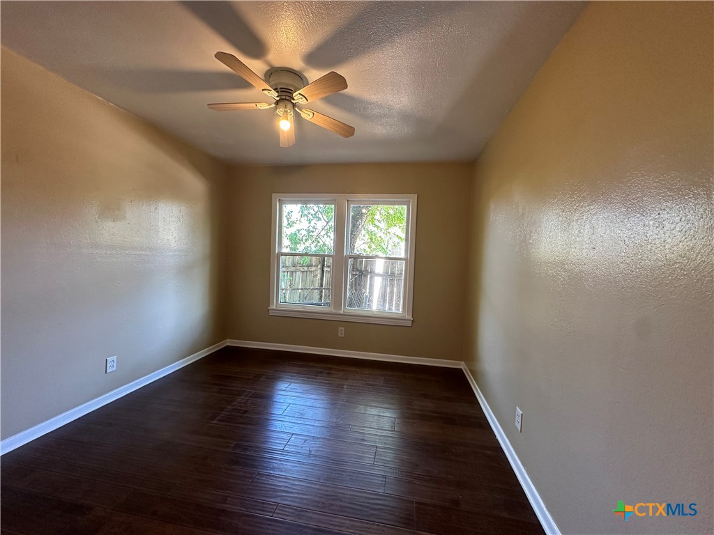726 E Humphreys Street Property Photo 9