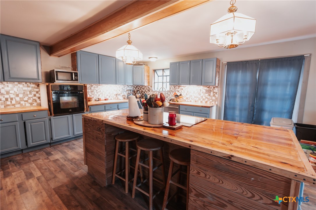 200 Williams Street Property Photo 6
