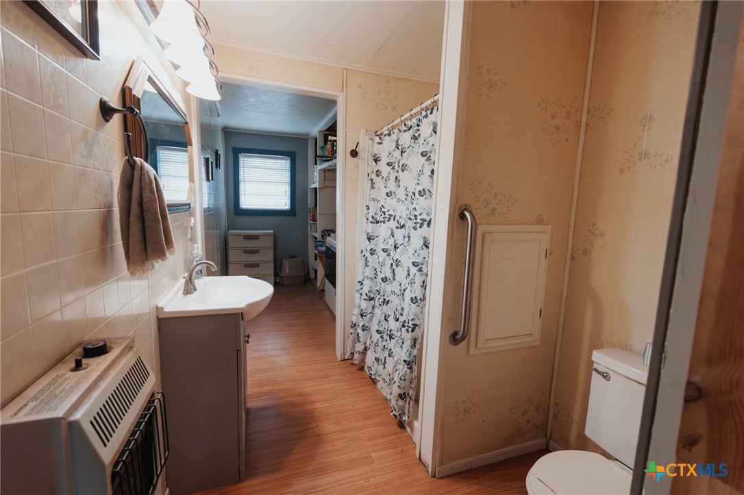 200 Williams Street Property Photo 7