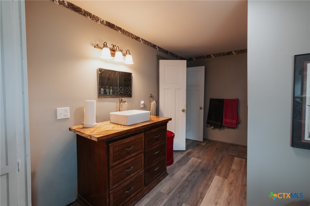 200 Williams Street Property Photo 12