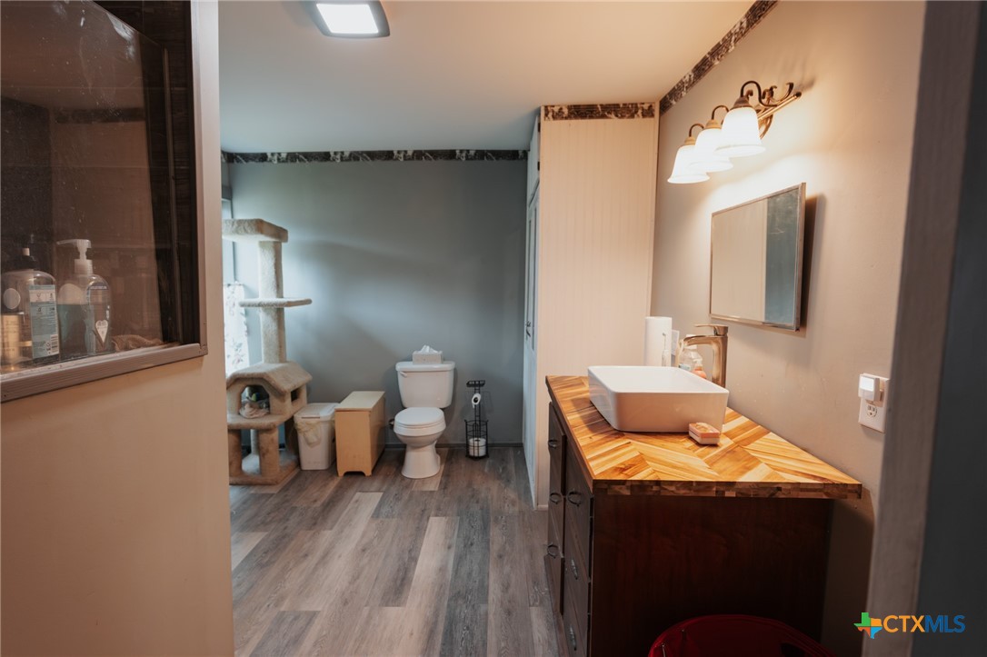 200 Williams Street Property Photo 15