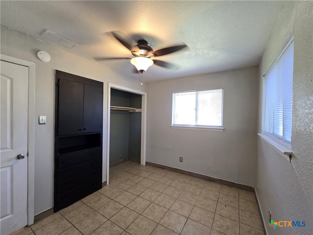 212 E Valley Road B Property Photo 6