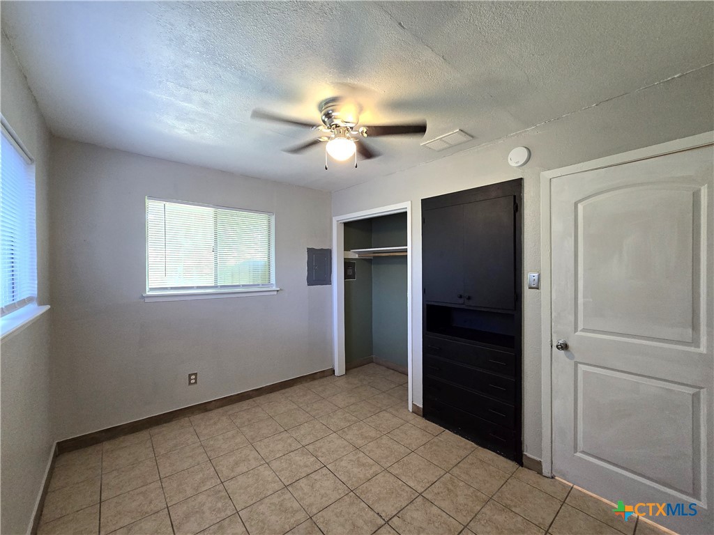 212 E Valley Road B Property Photo 8