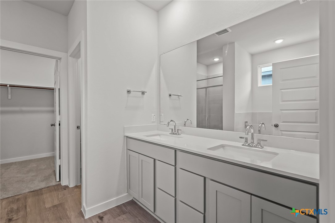 2528 Heritance Pass Property Photo 14