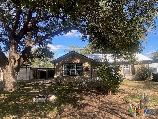 214 S Hackberry Avenue Property Photo 3