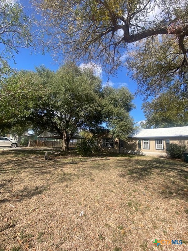 214 S Hackberry Avenue Property Photo 4