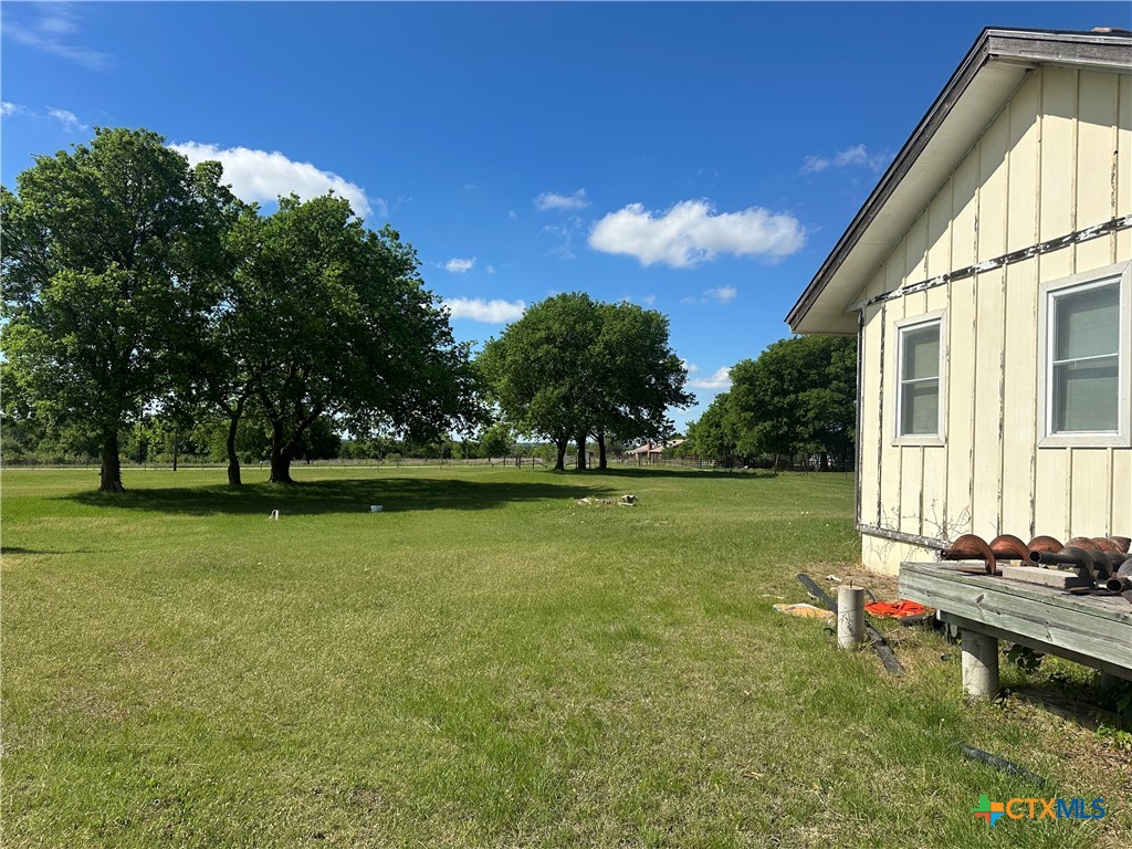 1998 W Hillyard Road Property Photo 4