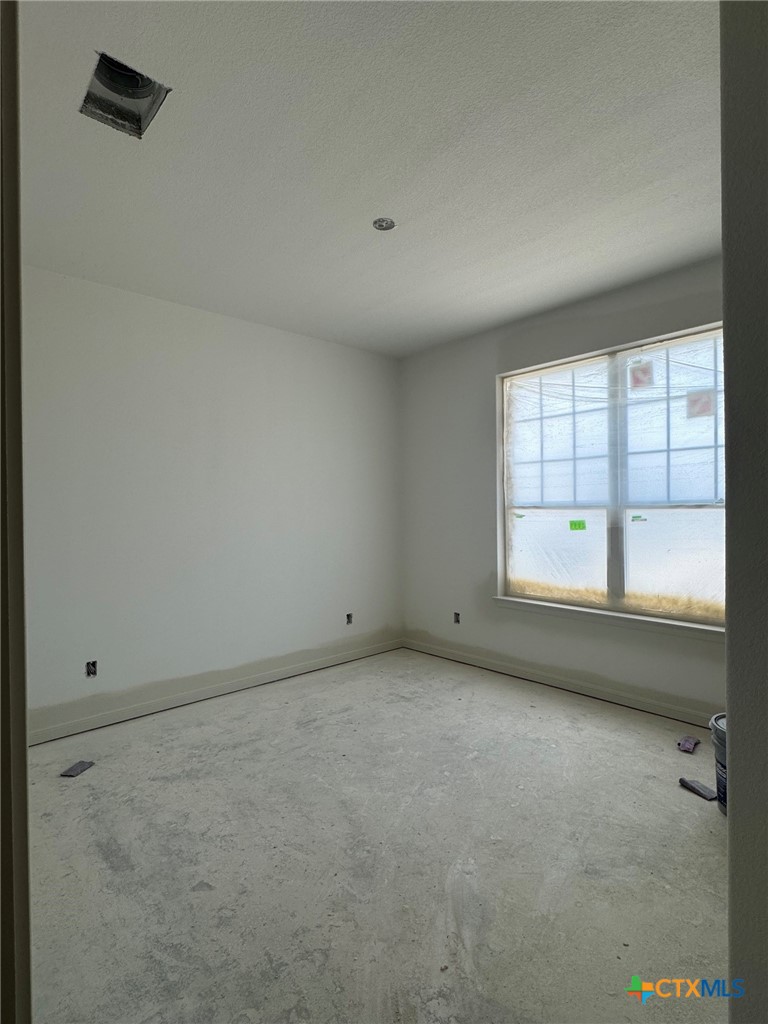 8012 Pineridge Way Property Photo 12