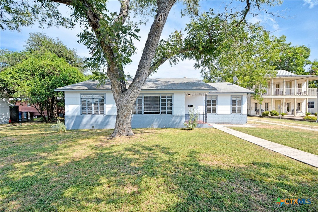268 E Mill Street Property Photo 1