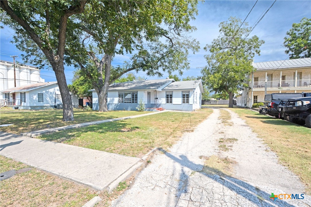 268 E Mill Street Property Photo 2