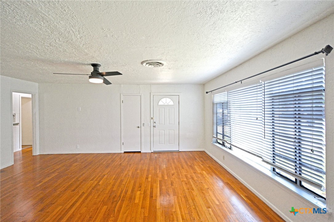 268 E Mill Street Property Photo 6