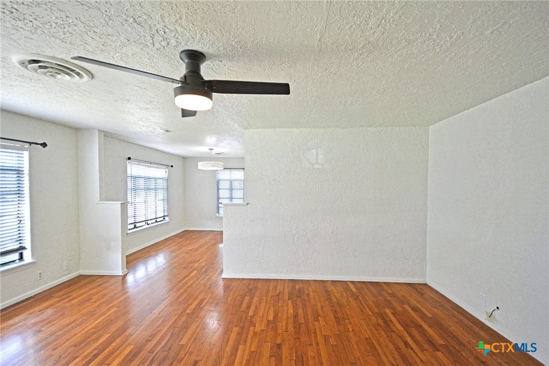 268 E Mill Street Property Photo 7