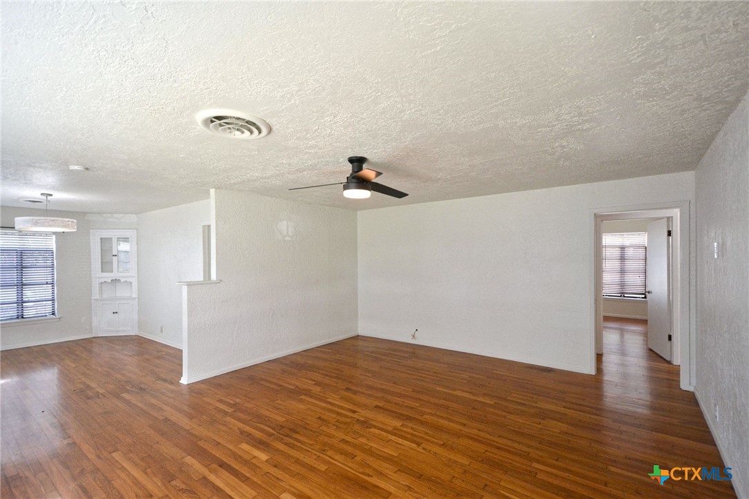 268 E Mill Street Property Photo 10