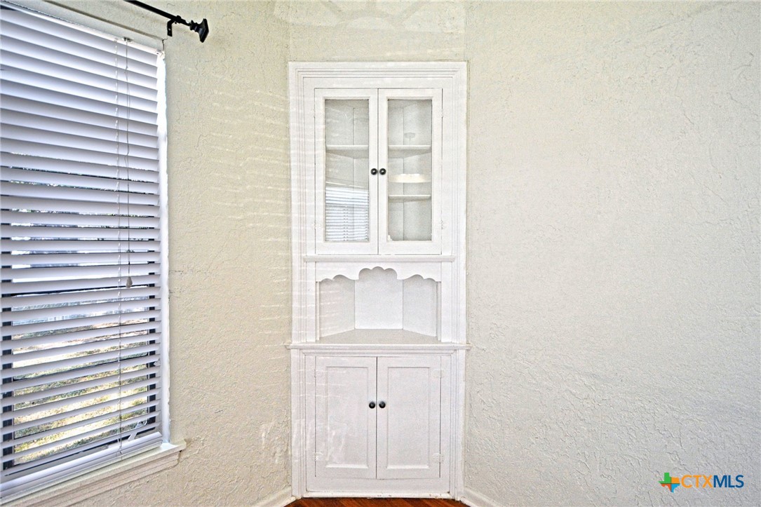 268 E Mill Street Property Photo 12