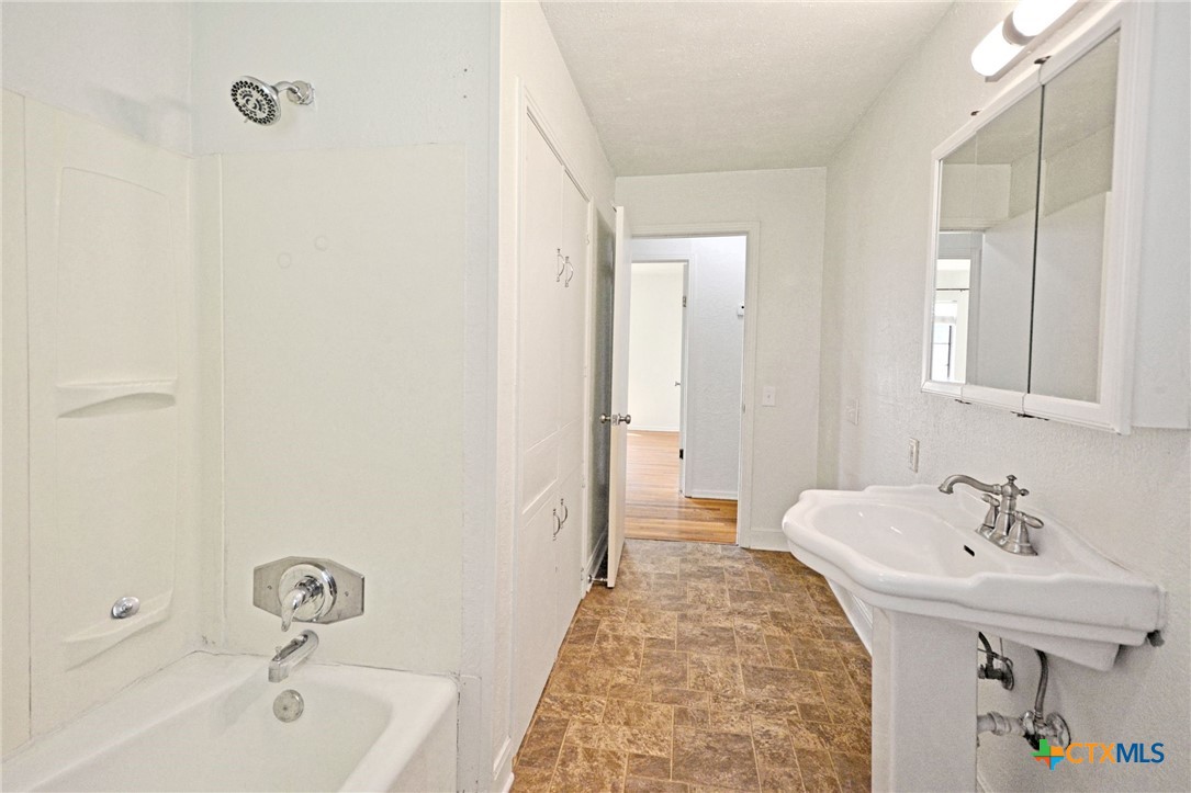 268 E Mill Street Property Photo 22