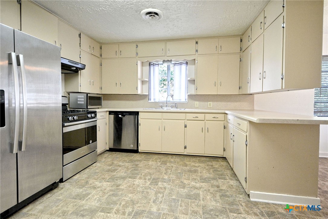 268 E Mill Street Property Photo 26
