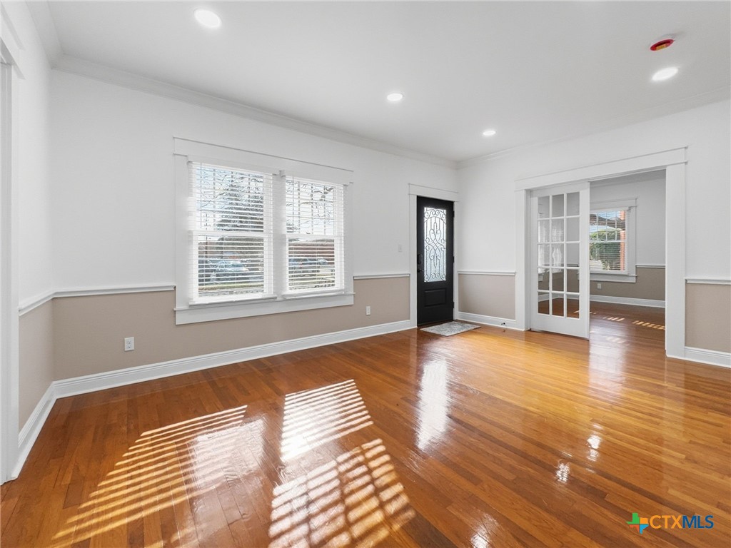 208 W Goodwin Avenue Property Photo 2
