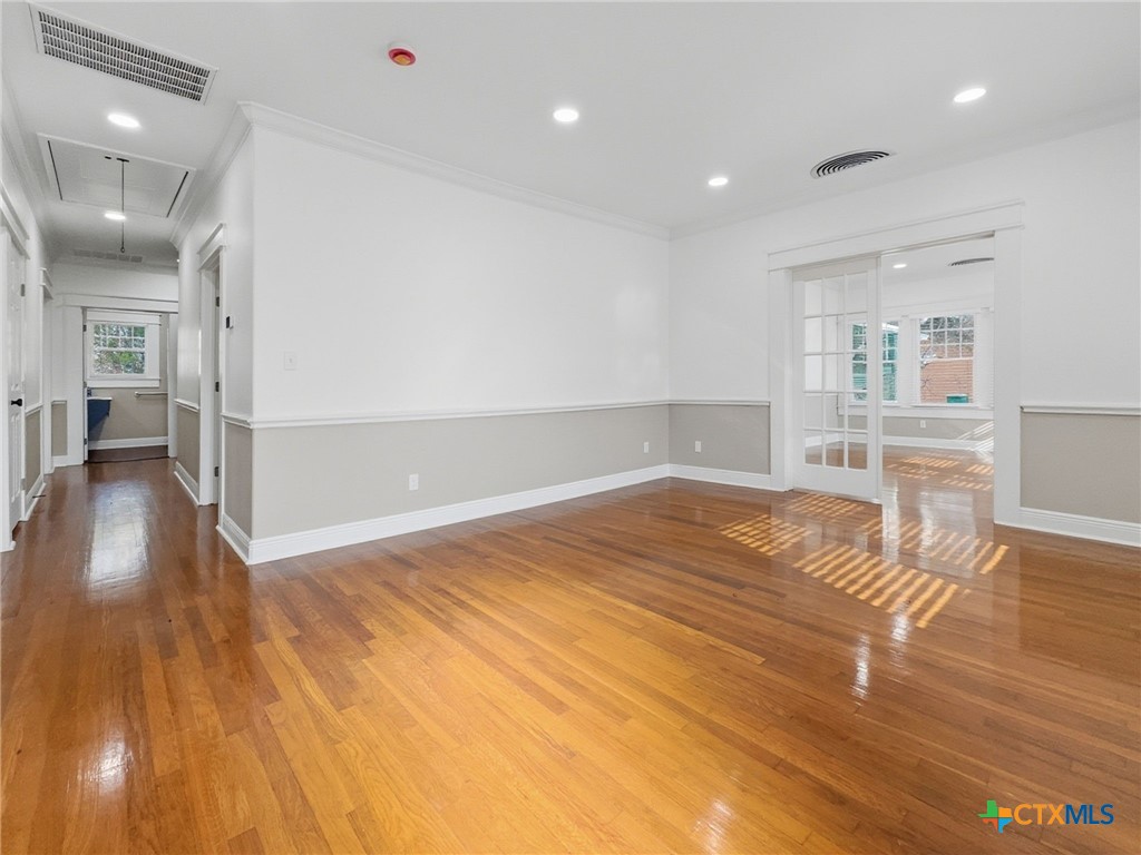 208 W Goodwin Avenue Property Photo 3