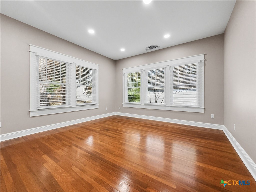 208 W Goodwin Avenue Property Photo 5