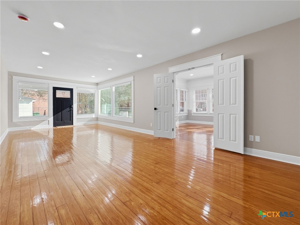 208 W Goodwin Avenue Property Photo 8