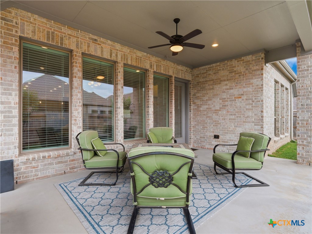 1833 Luna Street Property Photo 36
