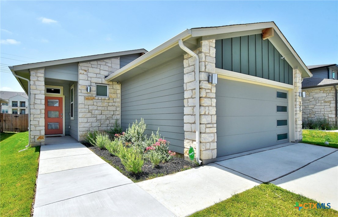 121 Fairfax Avenue Property Photo 1