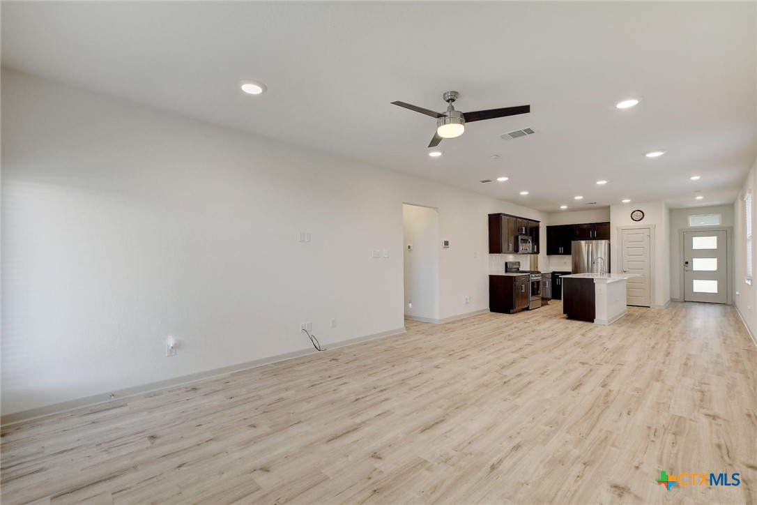 121 Fairfax Avenue Property Photo 5