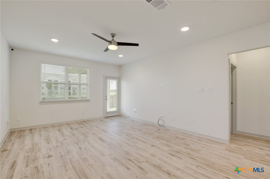 121 Fairfax Avenue Property Photo 6